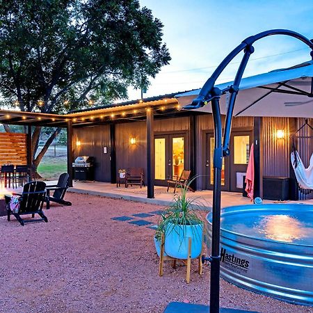 Container Haus Pet Friendly With Cowboy Pool Vila Fredericksburg Exterior foto