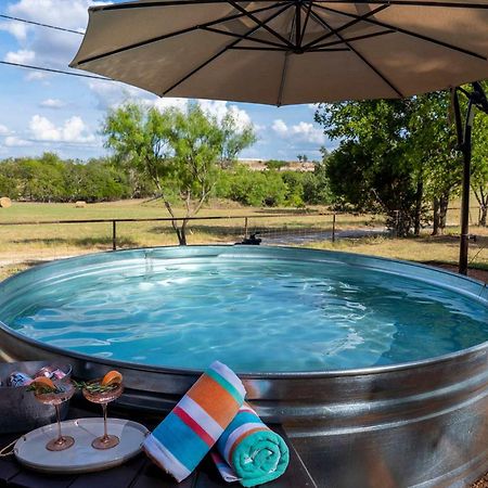 Container Haus Pet Friendly With Cowboy Pool Vila Fredericksburg Exterior foto