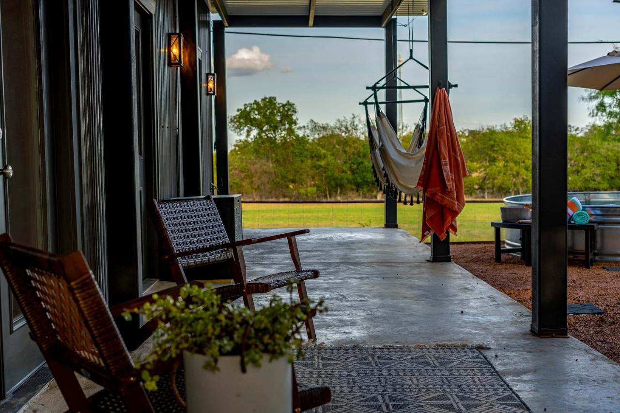 Container Haus Pet Friendly With Cowboy Pool Vila Fredericksburg Exterior foto