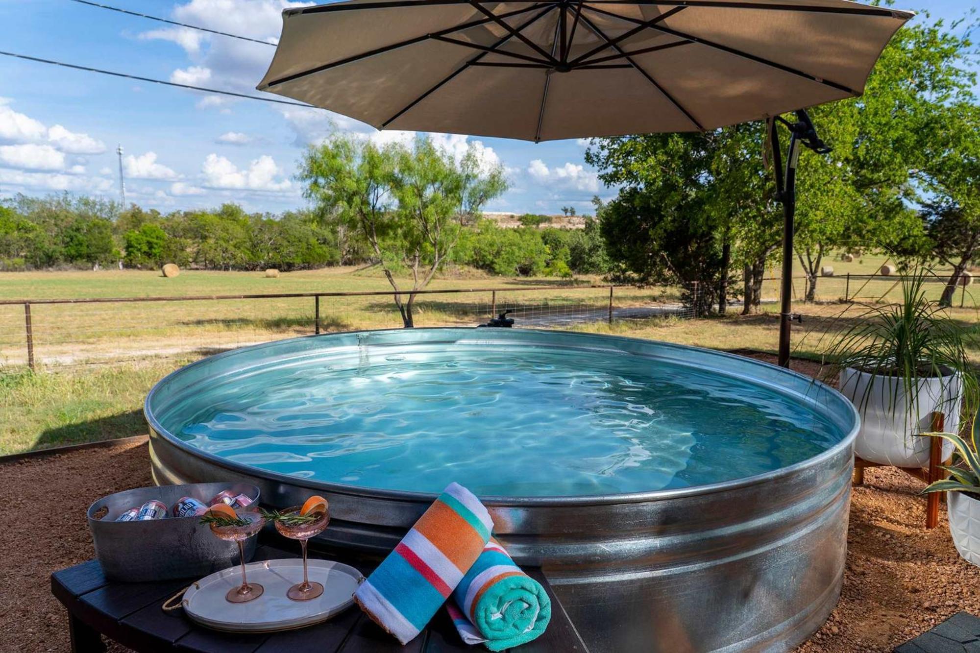 Container Haus Pet Friendly With Cowboy Pool Vila Fredericksburg Exterior foto