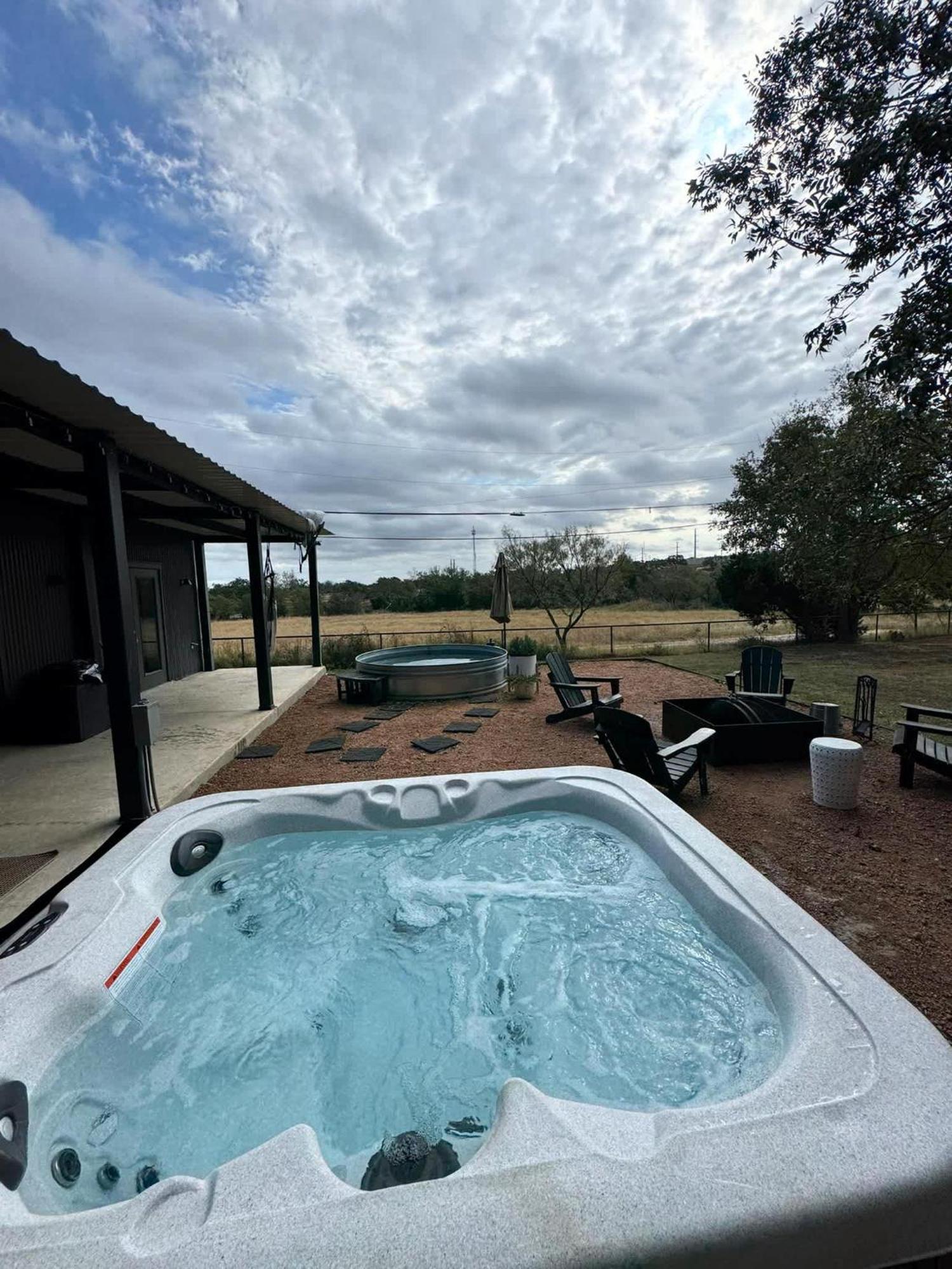 Container Haus Pet Friendly With Cowboy Pool Vila Fredericksburg Exterior foto