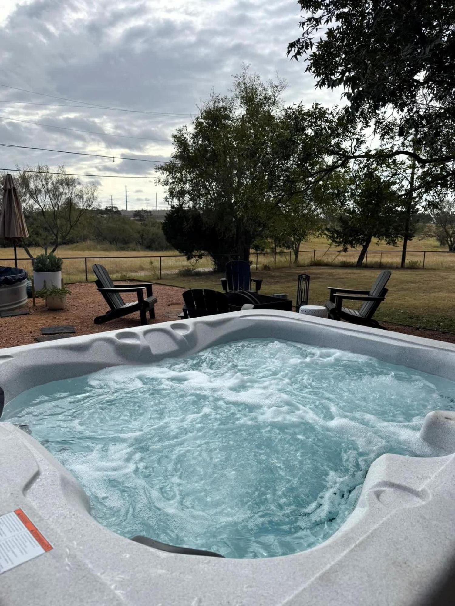 Container Haus Pet Friendly With Cowboy Pool Vila Fredericksburg Exterior foto